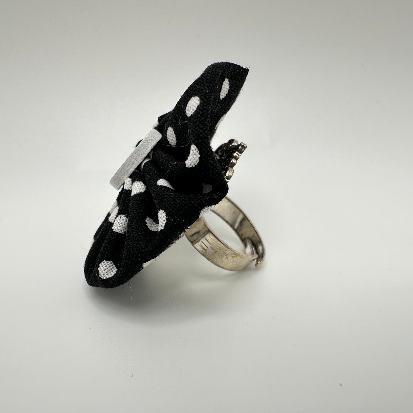 Fabric Swirl Kitty Cat Adjustable Ring - Black + White