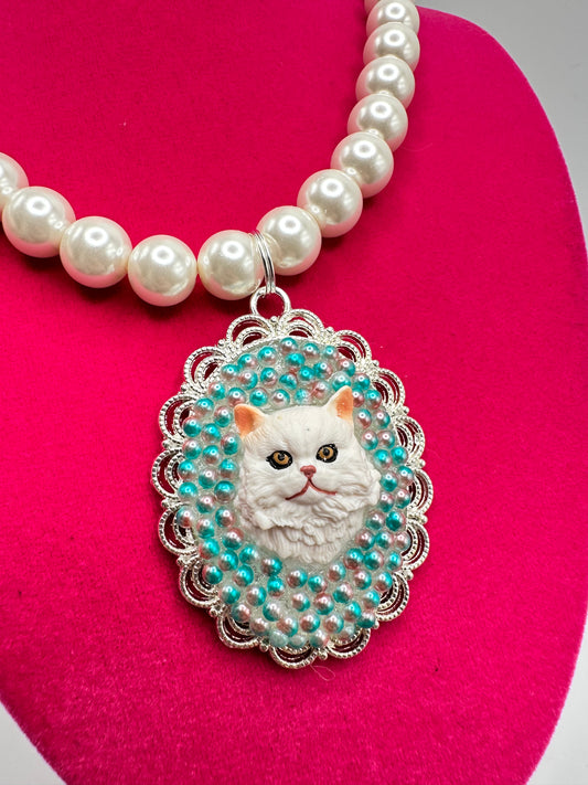 Persian Princess Cat Pearl Necklace