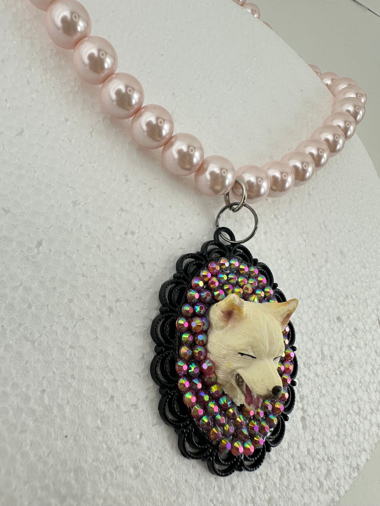 Howlin' Husky Heartbreaker Pearl Necklace