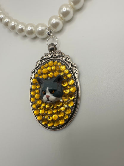 Yellow Dazzled Darling Cat Pearl Necklace